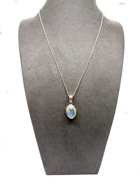 Collier avec pierre de lune