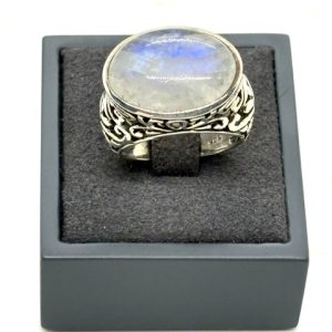 Bague pierre de lune avec corps de bague en argent 925 ajouré