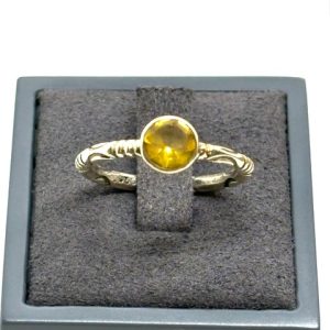 Bague avec motif et Citrine